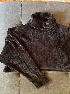 Motel Rocks Evie Black Ribbed Cropped Turtleneck Sweater